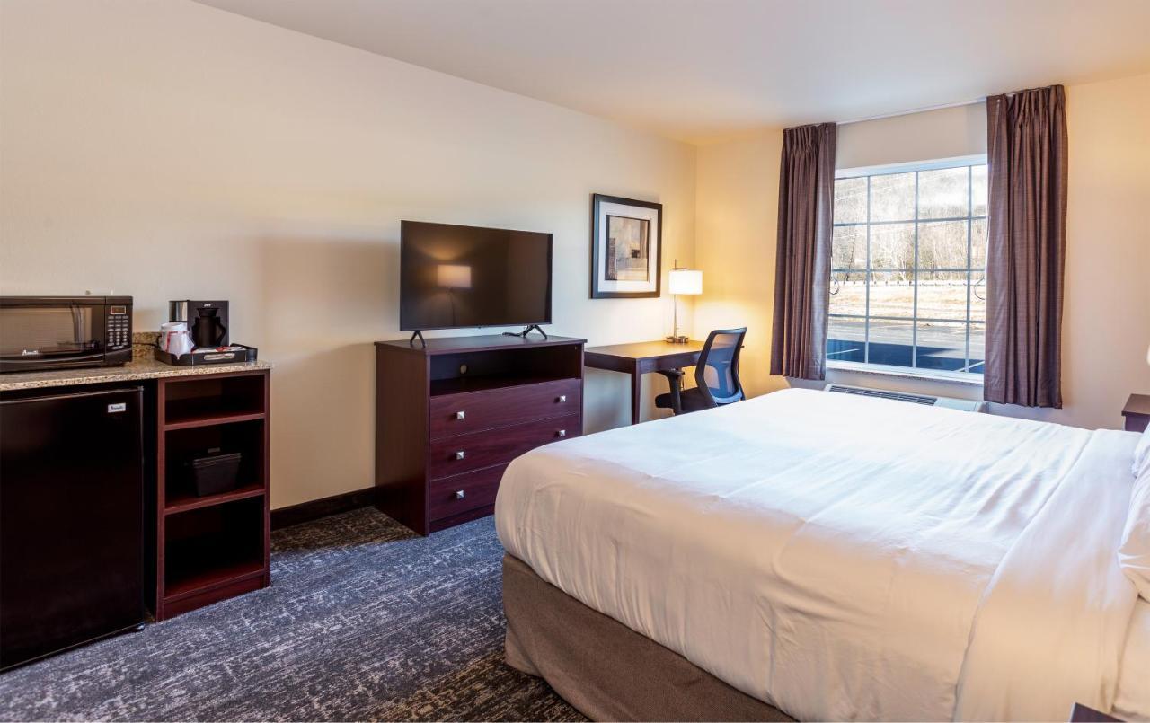 Cobblestone Inn & Suites - Brookville Экстерьер фото