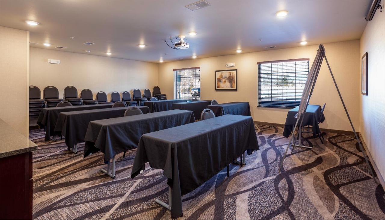 Cobblestone Inn & Suites - Brookville Экстерьер фото