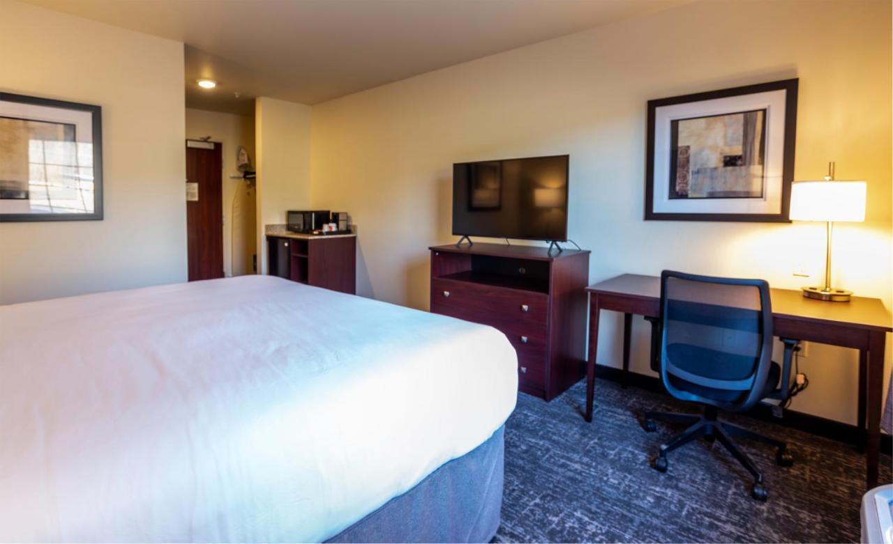 Cobblestone Inn & Suites - Brookville Экстерьер фото